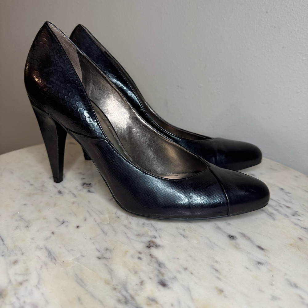 Gianni Bini Heels Size 7.5 black Leather
Shoes pumps